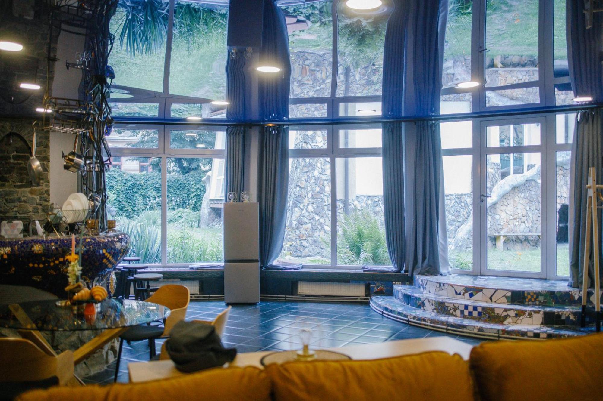 Gaudi Apartment In Lwów Zewnętrze zdjęcie
