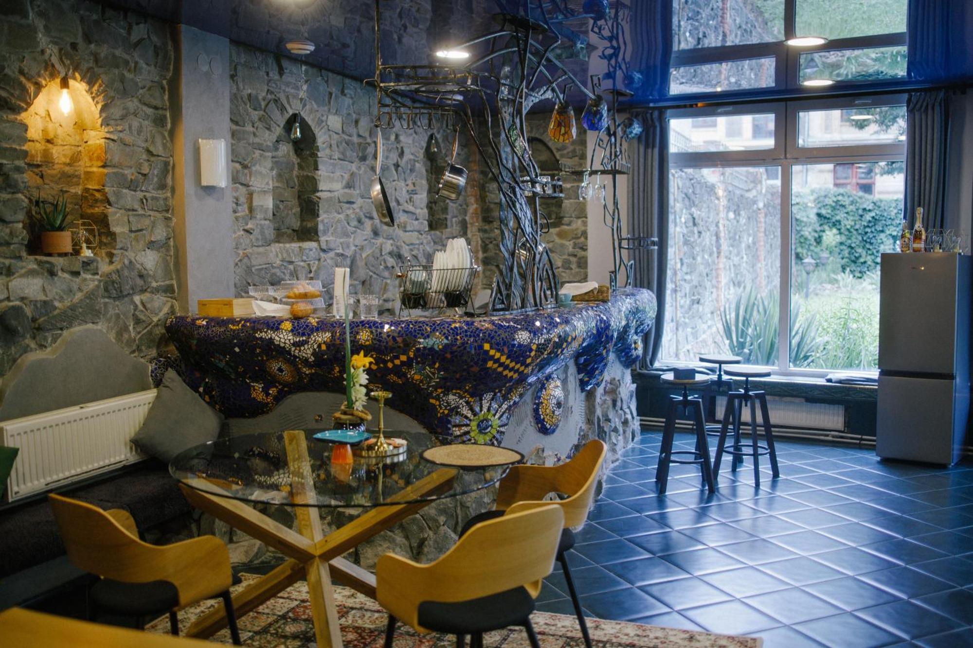 Gaudi Apartment In Lwów Zewnętrze zdjęcie